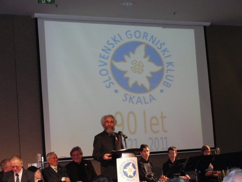 skala90let7.jpg