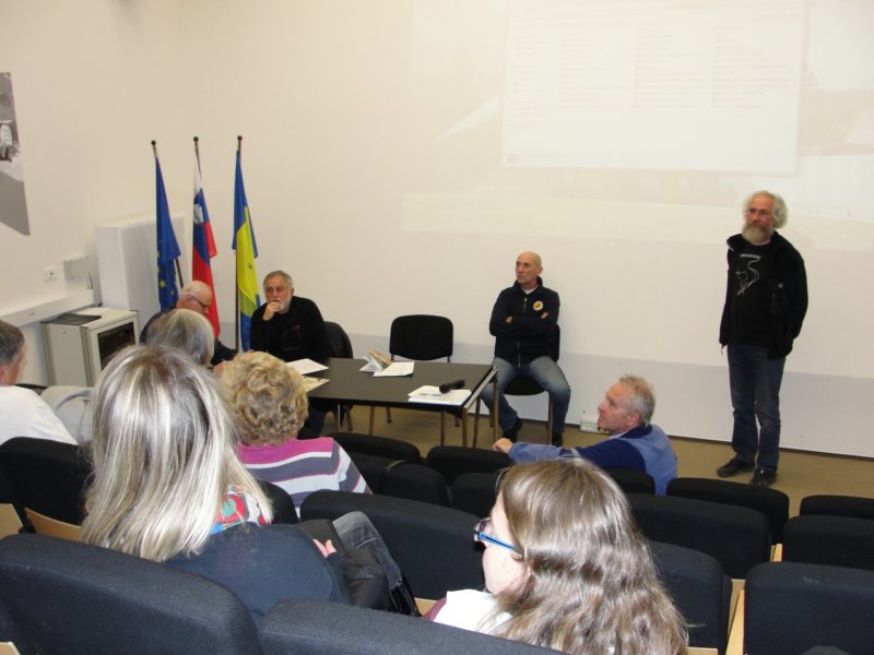 skupina201330.jpg