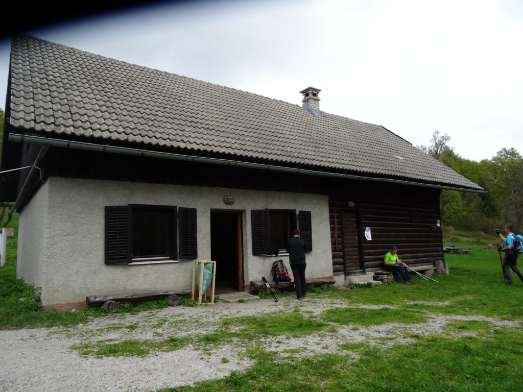 pomedvedovihstopinjah31.jpg
