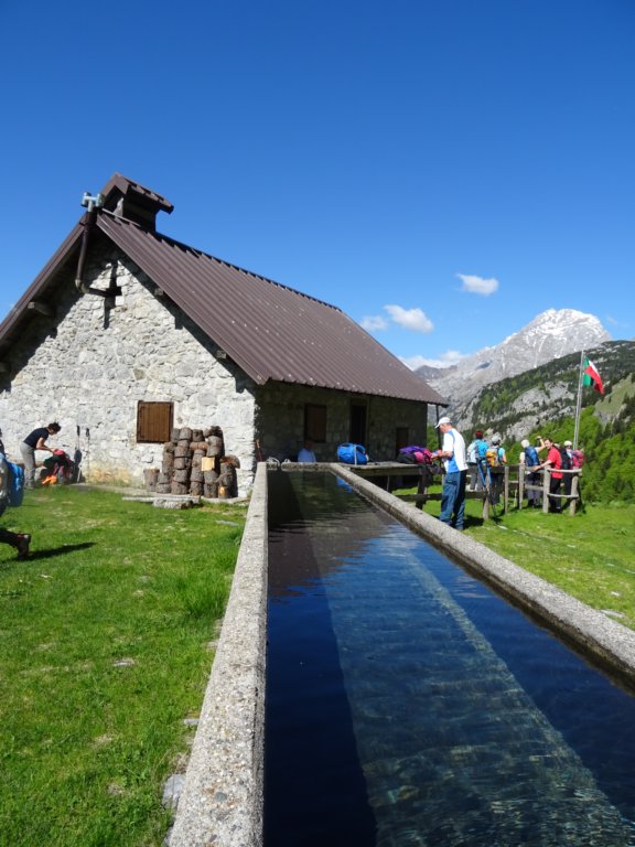 dolinabut30.jpg